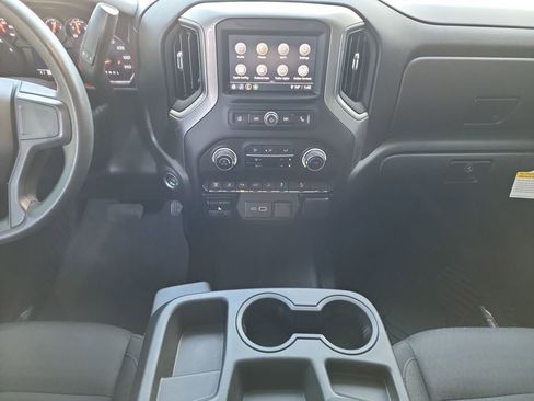 Used 2025 Chevrolet Silverado 2500 Custom w/ Custom Value Package image 19