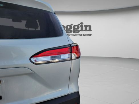 Used 2023 Toyota Corolla Cross L image 20