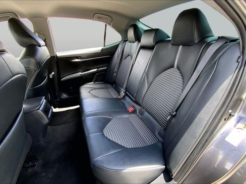 Used 2019 Toyota Camry SE w/ Convenience Package FWD image 20