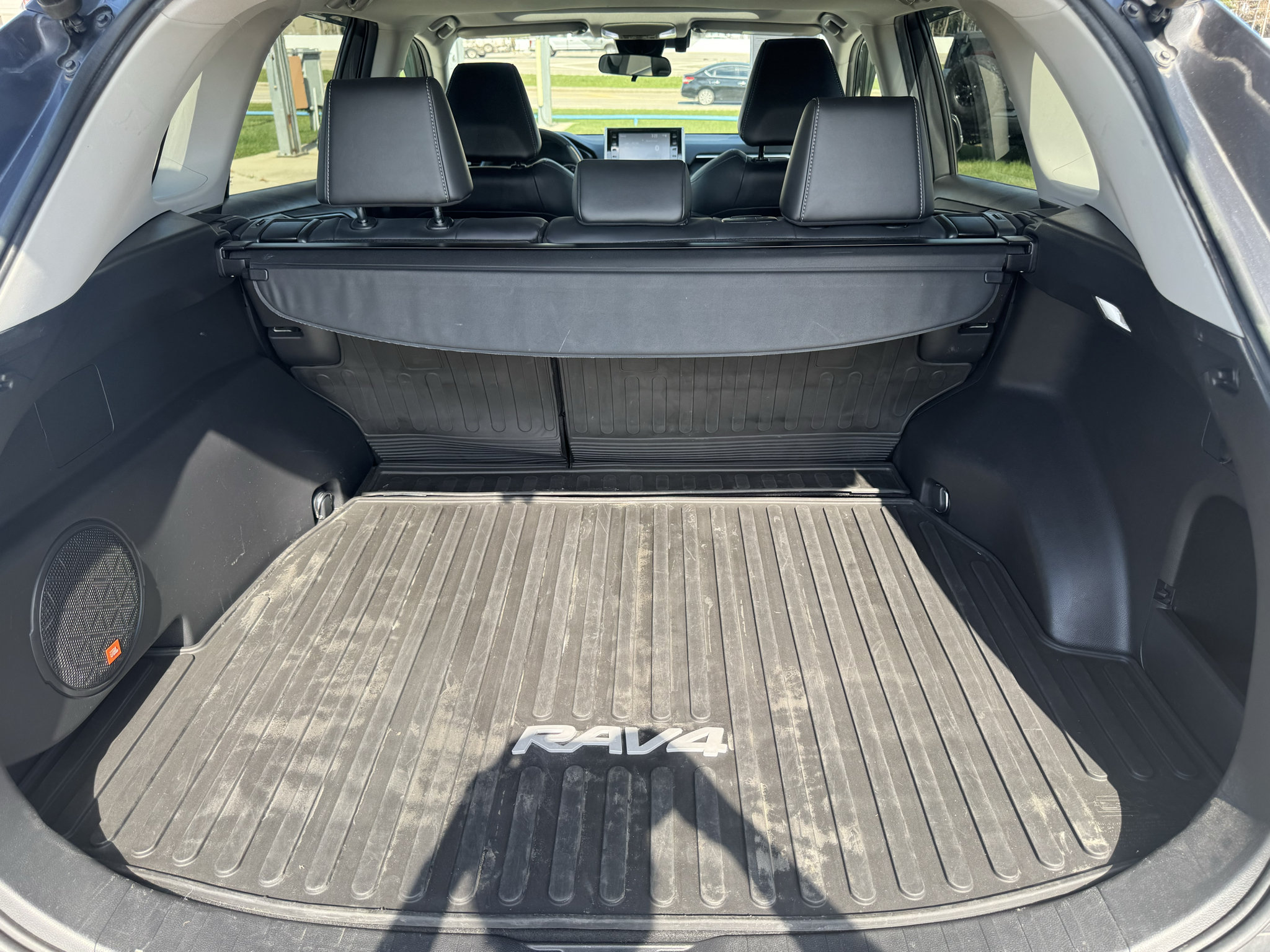 Used 2020 Toyota RAV4 XLE Premium AWD/4WD image 29