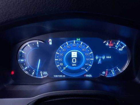 Used 2018 Cadillac Escalade Luxury AWD/4WD image 21