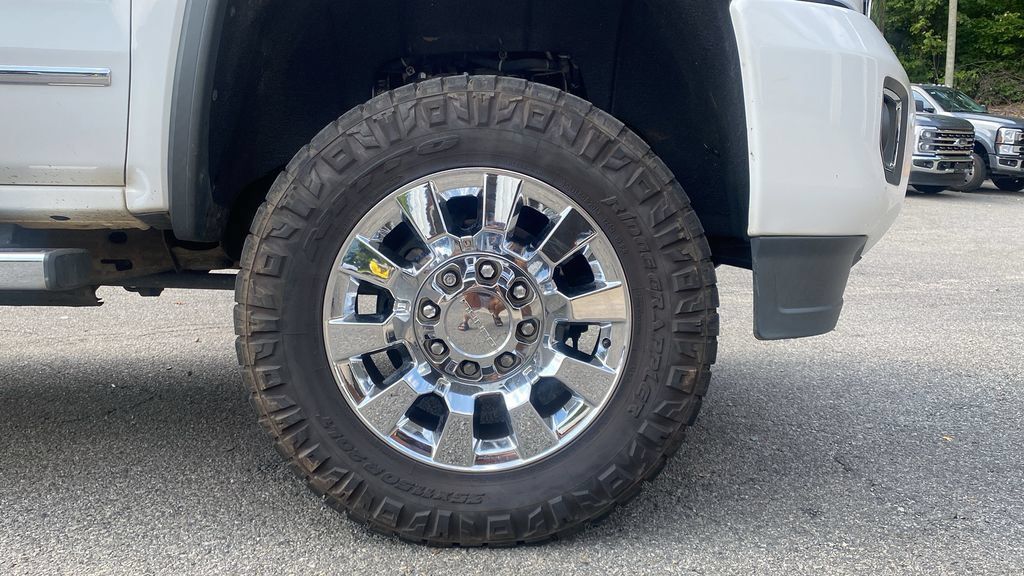Used 2019 GMC Sierra 2500 Denali w/ Duramax Plus Package AWD/4WD image 10