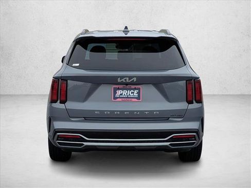 Used 2022 Kia Sorento S FWD image 6