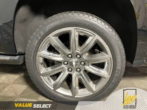 Used 2017 Chevrolet Suburban Premier AWD/4WD image 24