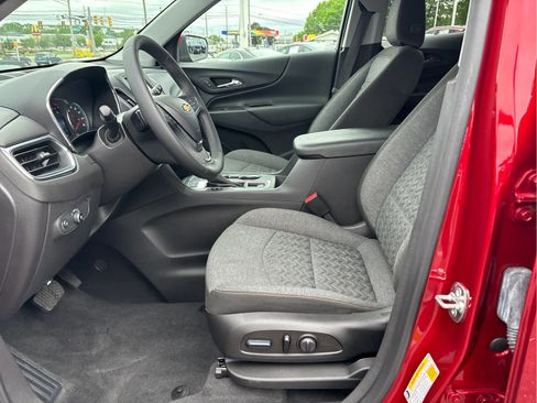 Certified 2024 Chevrolet Equinox LT w/ LPO, Floor Liner Package AWD/4WD image 7