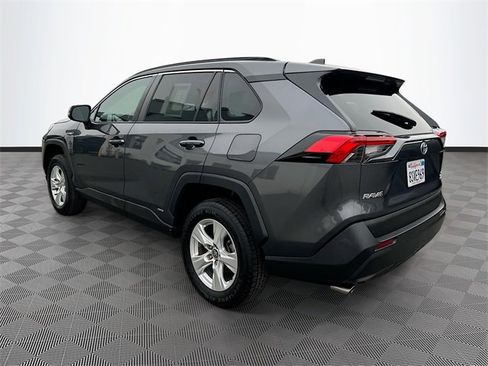 Used 2020 Toyota RAV4 XLE image 5