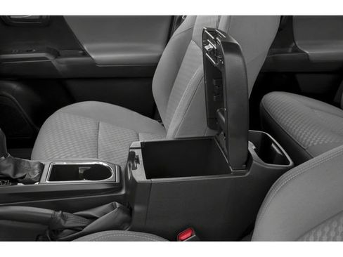 Used 2021 Toyota Tacoma TRD Off-Road w/ Technology Package AWD/4WD image 9