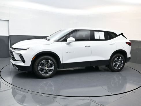 Used 2023 Chevrolet Blazer LT w/ Driver Confidence Package image 6