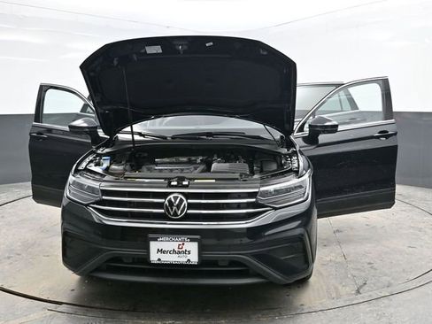 Used 2022 Volkswagen Tiguan SE image 42