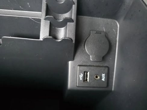 Used 2016 Nissan Frontier Desert Runner image 31