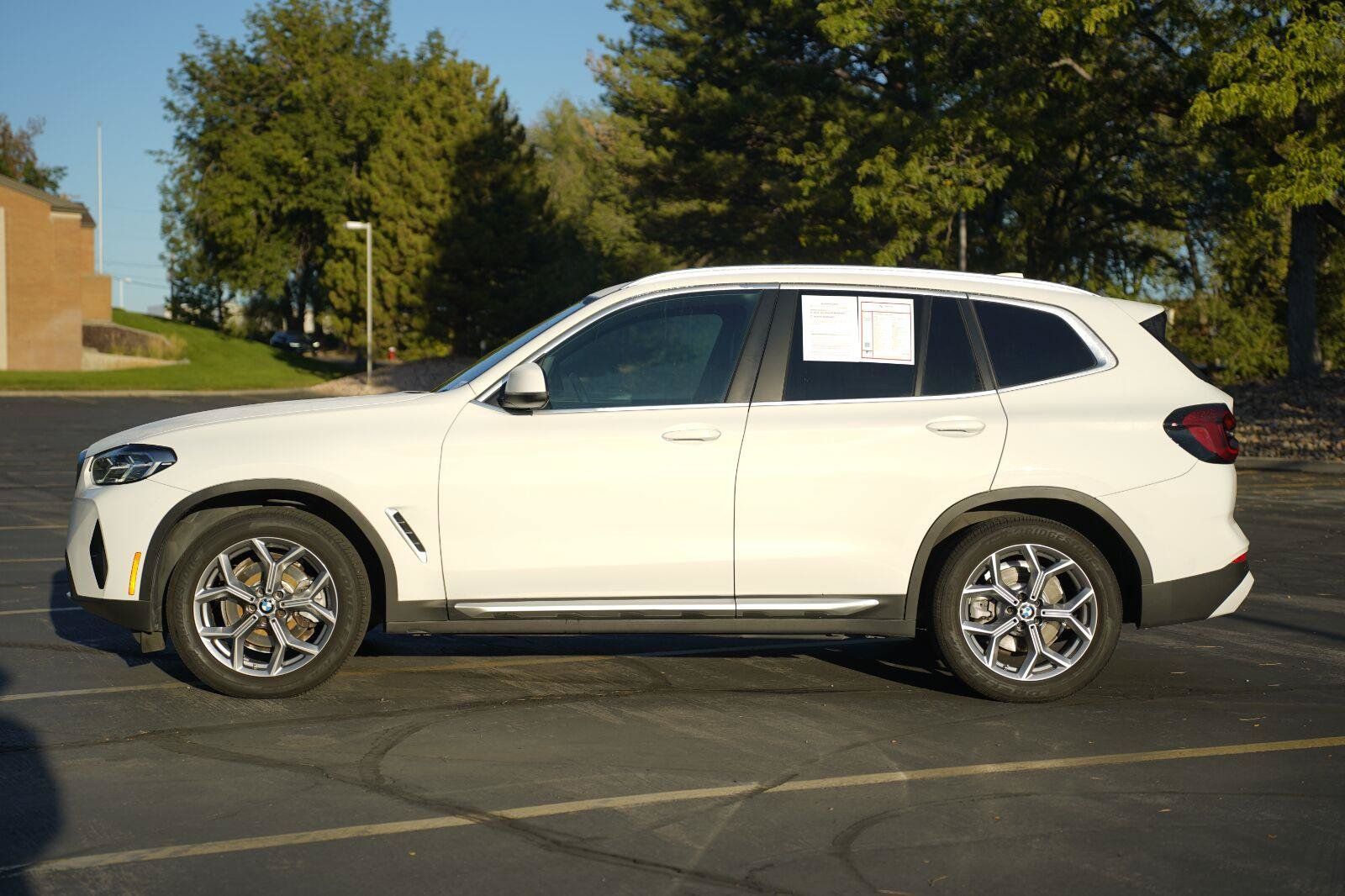 Used 2023 BMW X3 xDrive30i w/ Premium Package AWD/4WD image 2
