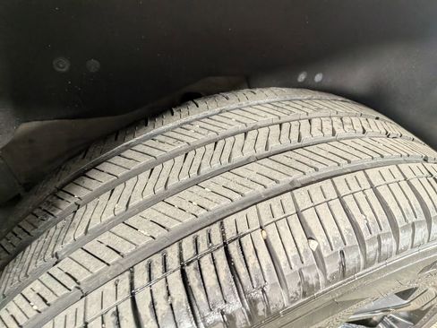 Used 2019 Chevrolet Suburban Premier image 14