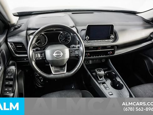 Used 2025 Nissan Rogue SV FWD image 21