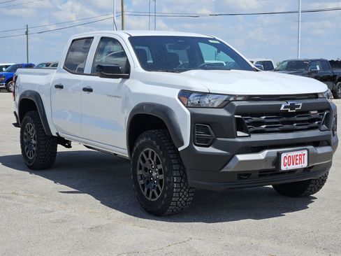 New 2026 Chevrolet Colorado Trail Boss AWD/4WD image 2