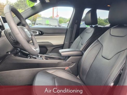 Used 2023 Jeep Compass Limited AWD/4WD image 9
