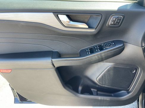 Used 2024 Ford Escape Platinum AWD/4WD image 12