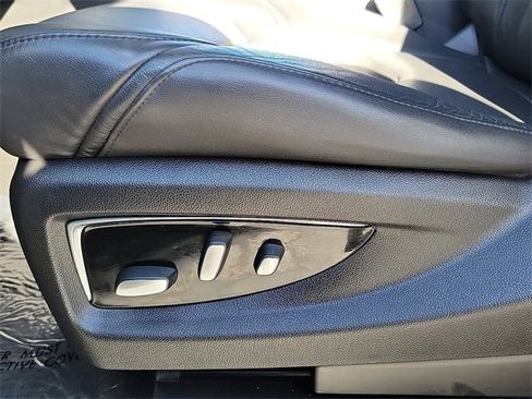 Used 2019 Cadillac Escalade ESV Luxury image 17