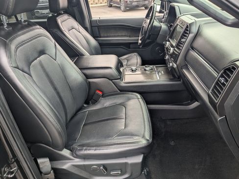 Used 2018 Ford Expedition Max Limited image 30