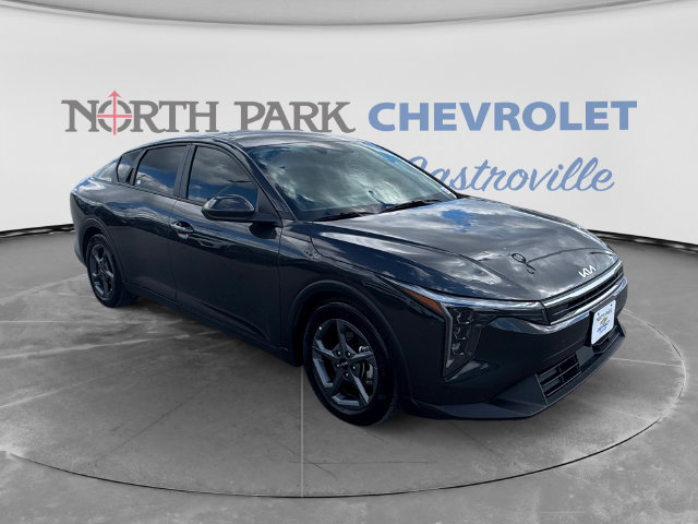 Used 2025 Kia K4 FWD image 1