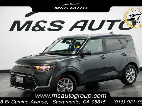 Used 2023 Kia Soul LX w/ LX Technology Package FWD image 1