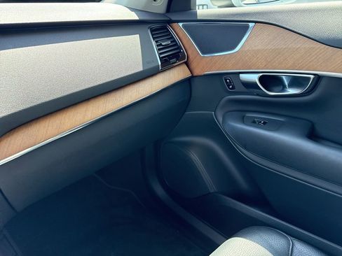 Used 2023 Volvo XC90 B5 Plus AWD/4WD image 30