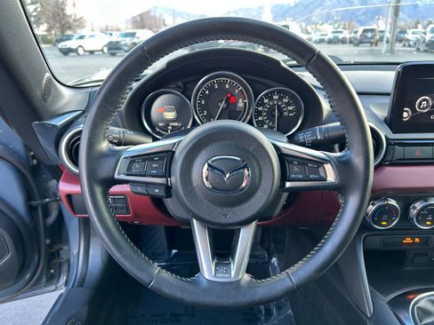 Used 2020 MAZDA MX-5 Miata Grand Touring image 12