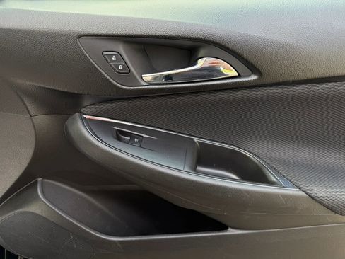 Used 2017 Chevrolet Cruze LS image 8