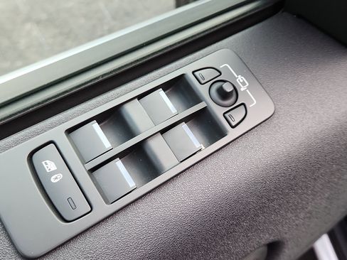 Used 2023 Land Rover Discovery Sport S R-Dynamic image 8