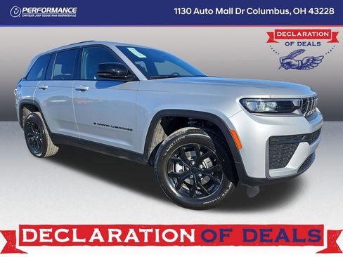 New 2026 Jeep Grand Cherokee Altitude image 1