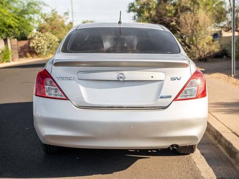 Used 2012 Nissan Versa SV w/ Convenience Pkg FWD image 4