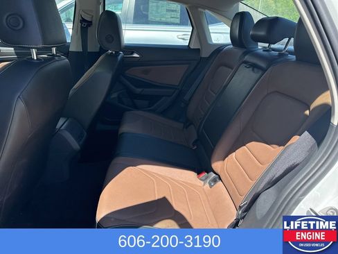 Used 2025 Volkswagen Jetta SEL FWD image 13