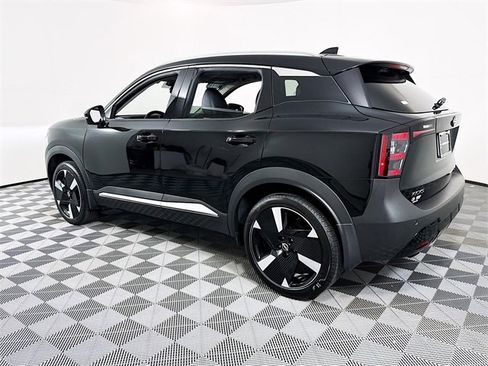 Certified 2025 Nissan Kicks SR image 21