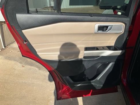 Used 2023 Ford Explorer Limited image 22