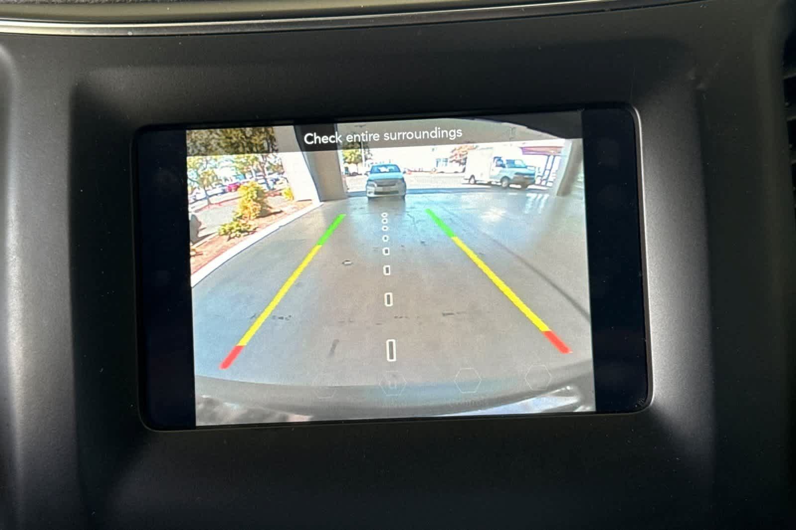 Used 2019 Jeep Cherokee Latitude Plus w/ Cold Weather Group AWD/4WD image 21