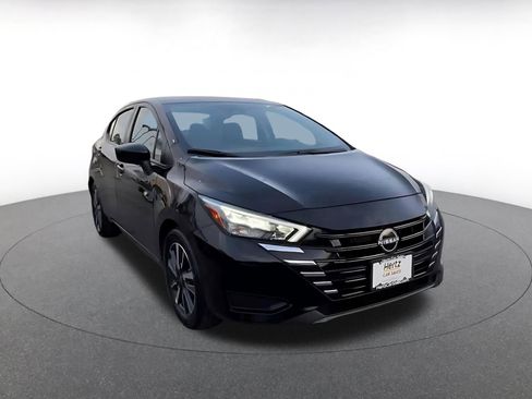 Used 2025 Nissan Versa SV image 3