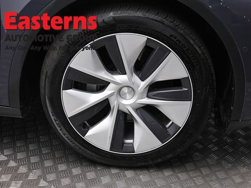 Used 2021 Tesla Model Y Long Range AWD/4WD image 25