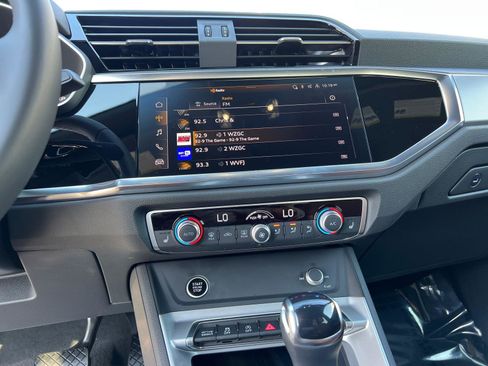 Used 2025 Audi Q3 2.0T Premium image 29