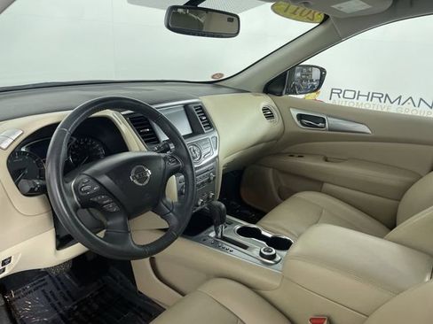 Used 2017 Nissan Pathfinder SL image 19