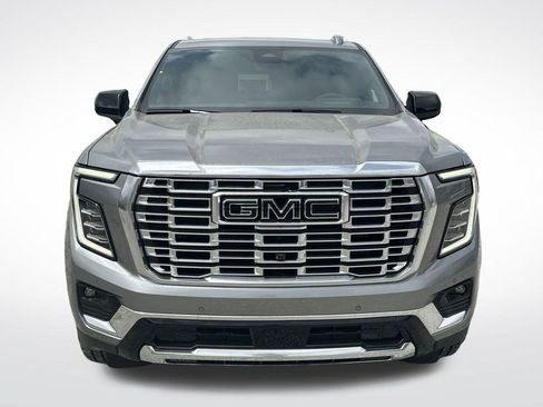New 2026 GMC Yukon XL Denali w/ Denali Reserve Package AWD/4WD image 3