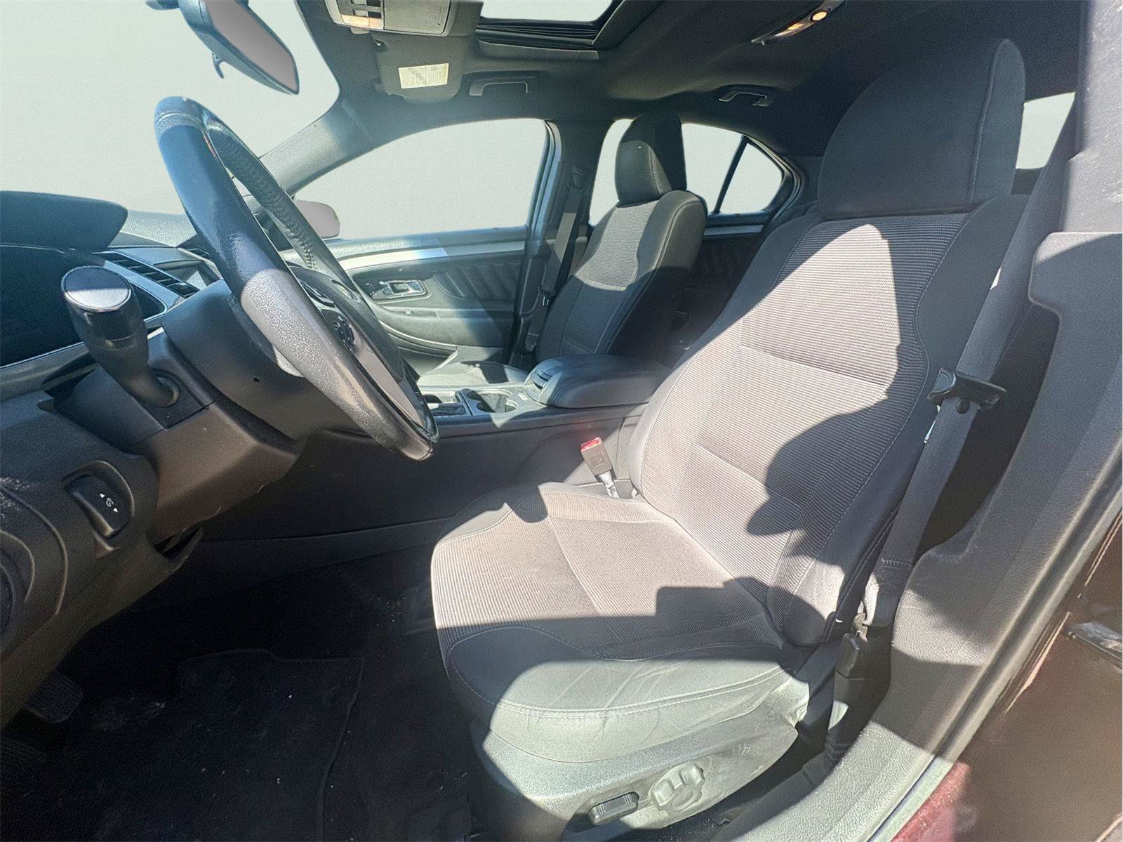 Used 2018 Ford Taurus SEL w/ Equipment Group 201A FWD image 13