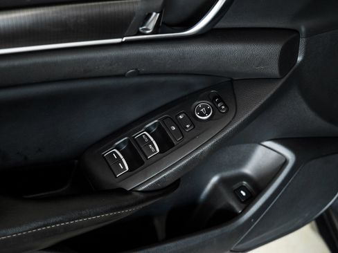 Used 2018 Honda Accord Sport image 35