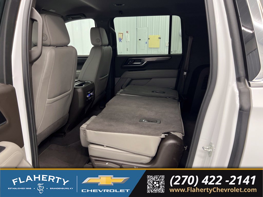 Used 2025 GMC Yukon XL Elevation AWD/4WD image 11