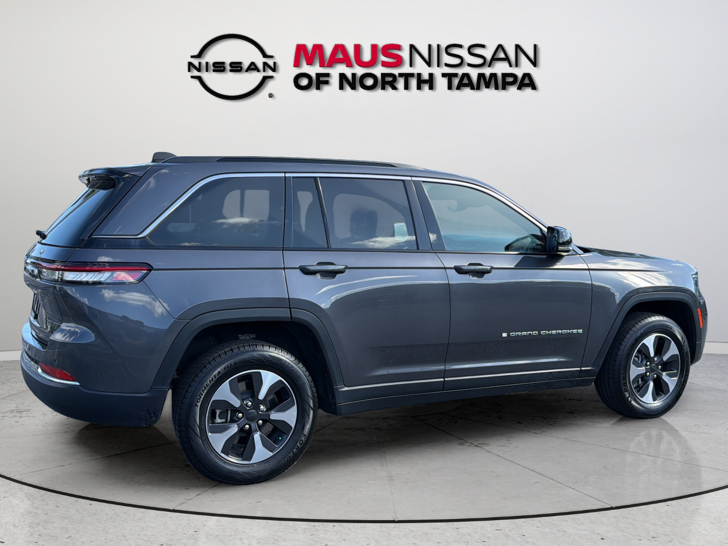 Used 2024 Jeep Grand Cherokee Limited 4xe AWD/4WD image 12