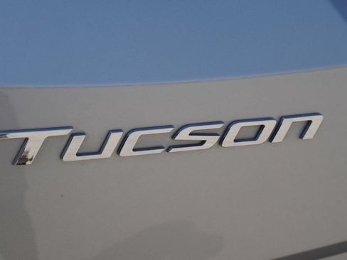 Certified 2023 Hyundai Tucson Limited FWD image 11