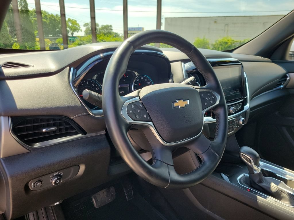 Used 2023 Chevrolet Traverse LT w/ LPO, Floor Liner Package FWD image 22