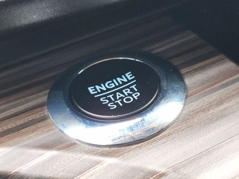 Used 2022 Ford Explorer Limited w/ Limited Technology Package image 22