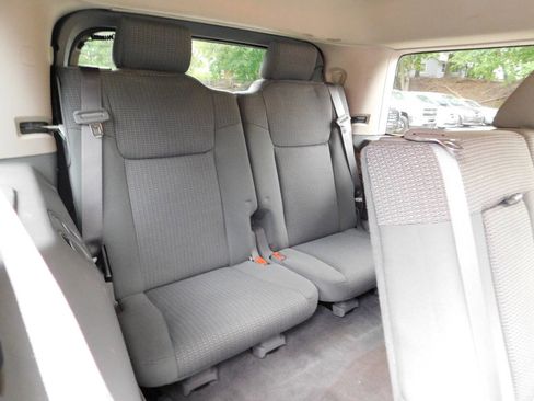 Used 2006 Jeep Commander 4WD w/ Popular Equipment Group image 29