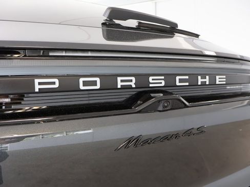 New 2025 Porsche Macan 4S Electric image 6
