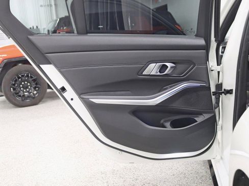 Used 2019 BMW 330i Sedan w/ Convenience Package RWD image 33