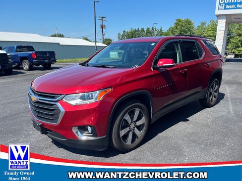 Used 2019 Chevrolet Traverse LT w/ LT Premium Package AWD/4WD image 2